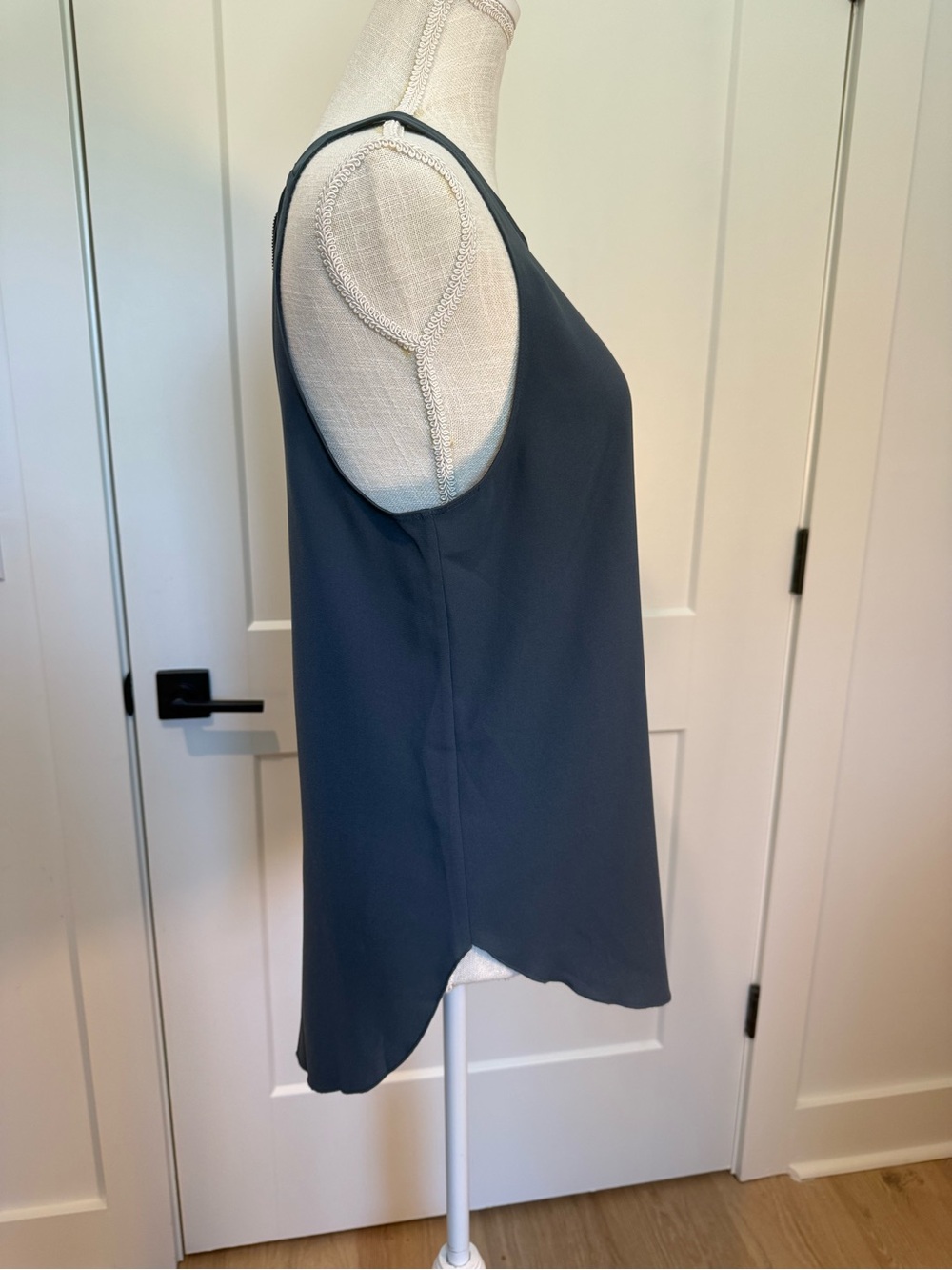 Wilfred Sleeveless Silk Blend Tank Blue Gray Size Small - Picture 3 of 9